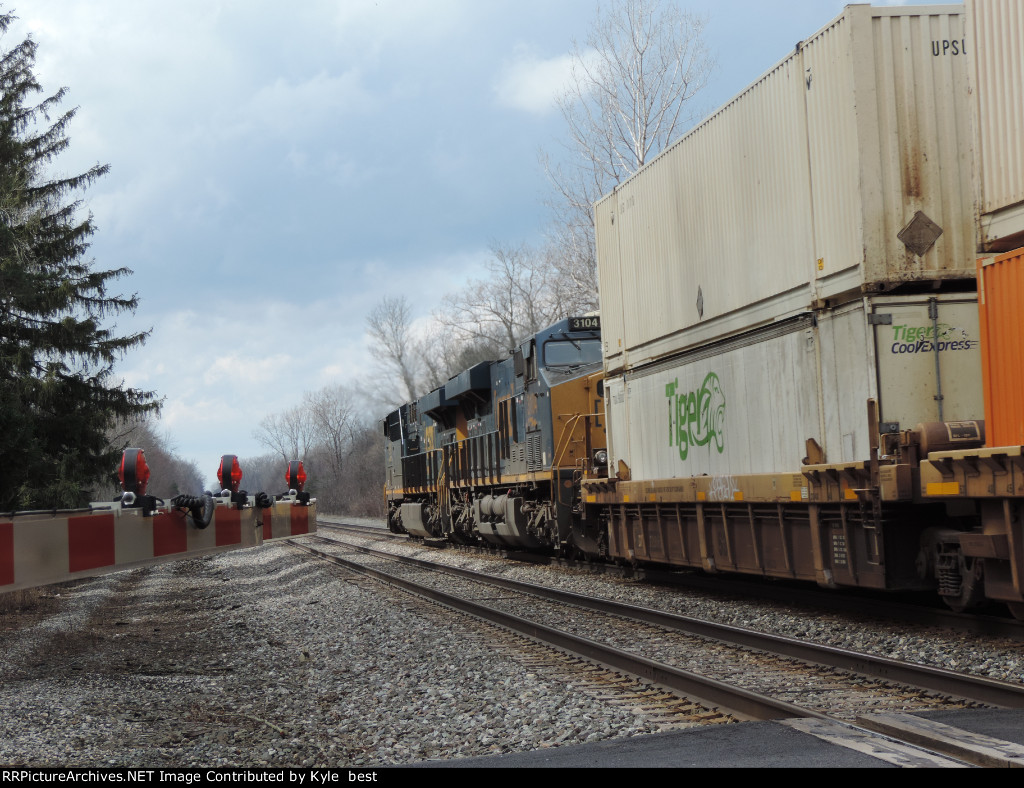 CSX 3104 